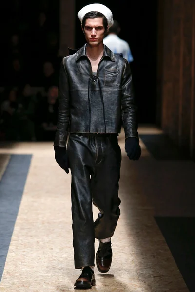 Look 9